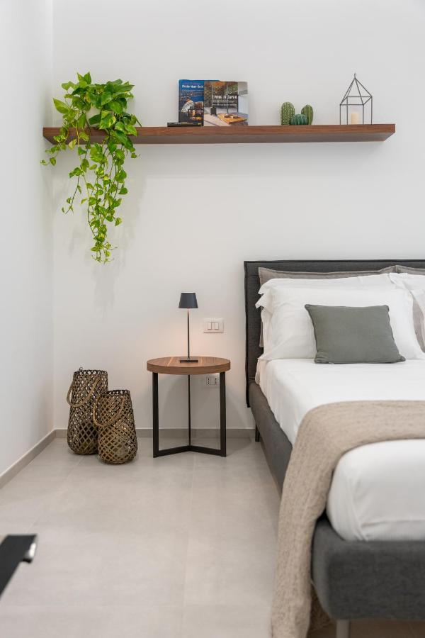 Daline Holiday Rooms อักกวาริกา เดล กาโป ภายนอก รูปภาพ