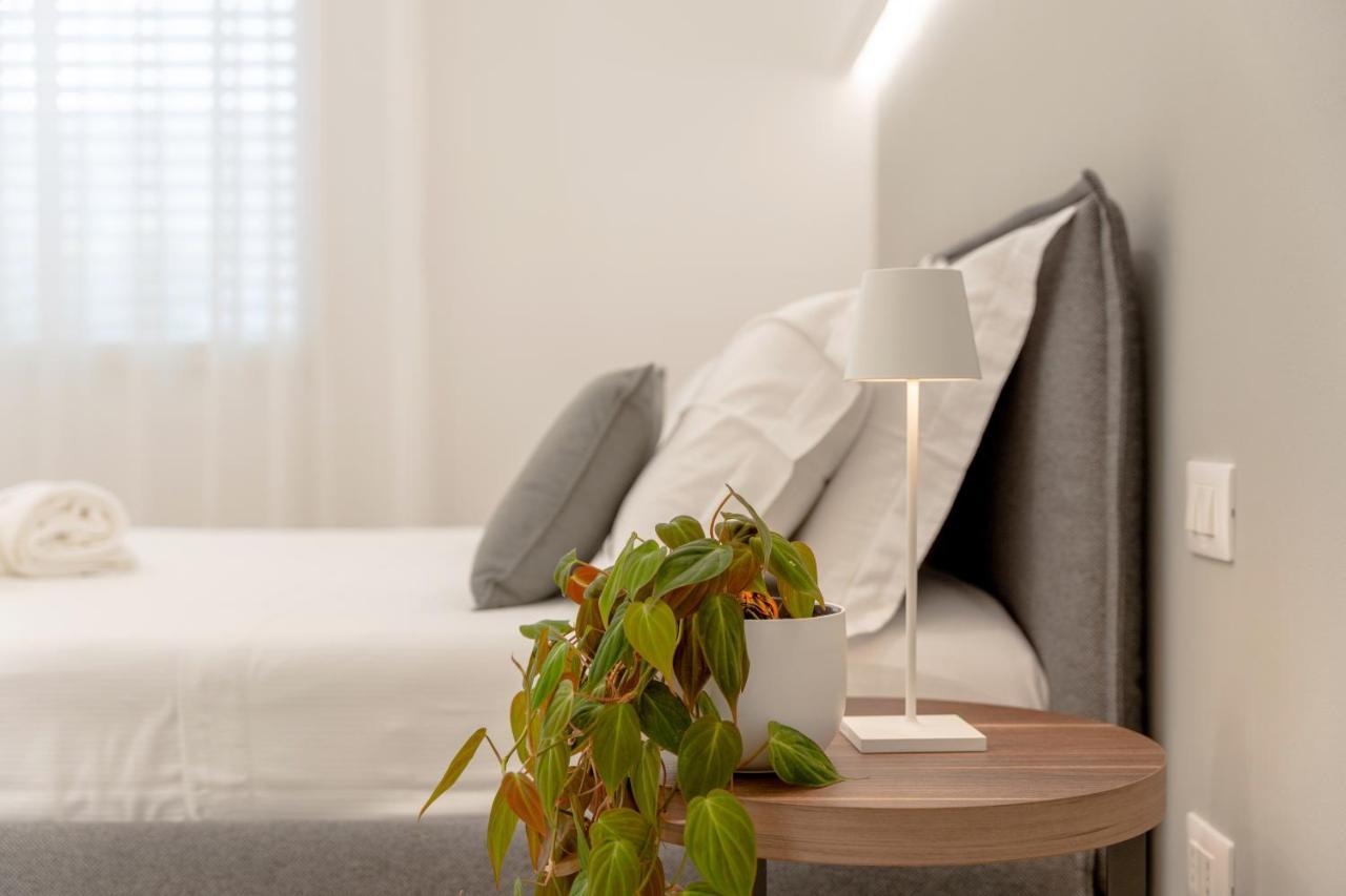 Daline Holiday Rooms อักกวาริกา เดล กาโป ภายนอก รูปภาพ