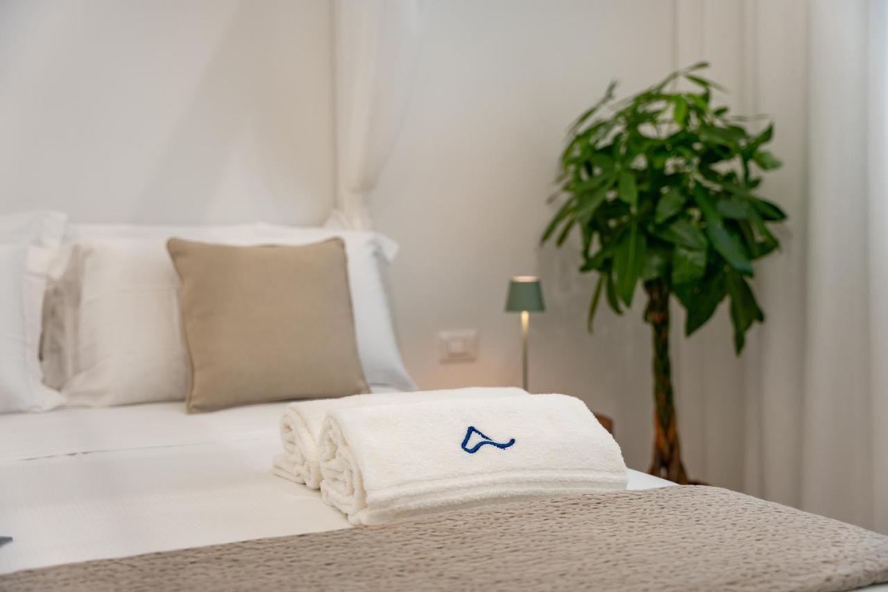 Daline Holiday Rooms อักกวาริกา เดล กาโป ภายนอก รูปภาพ