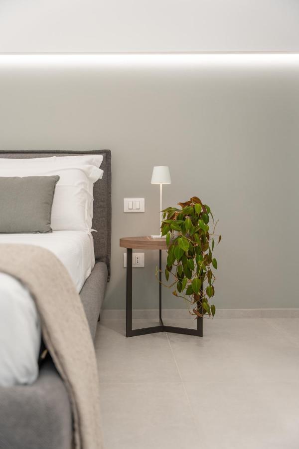 Daline Holiday Rooms อักกวาริกา เดล กาโป ภายนอก รูปภาพ