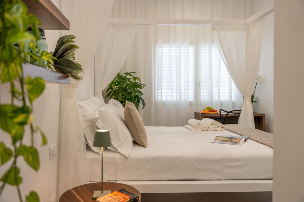 Daline Holiday Rooms อักกวาริกา เดล กาโป ภายนอก รูปภาพ