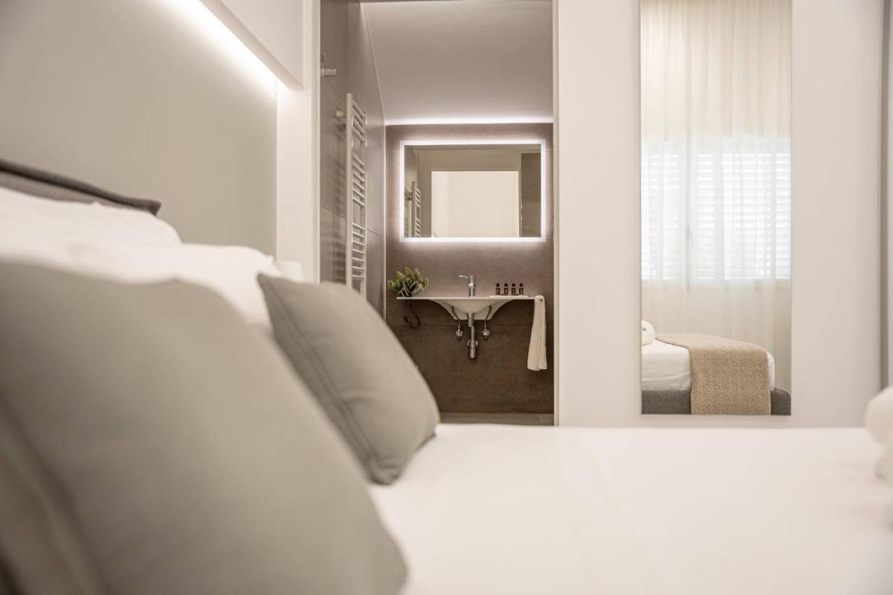 Daline Holiday Rooms อักกวาริกา เดล กาโป ภายนอก รูปภาพ